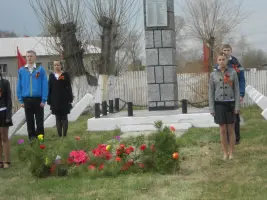 Обелиск воинам-землякам в с. Толстовка