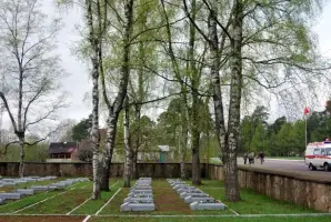 Мемориальный парк «Роща пятисот» на окраине города Кингисеппа в Ленинградской области, фотография 5