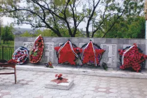 Памятник погибшим воинам в годы Великой Отечественной войны в селе Сарафаново Сарафановского сельского поселения Чебаркульского района, фотография 4