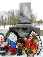 Братская могила советских воинов, фотография 2