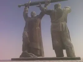 Монумент «Тыл — фронту», фотография 2
