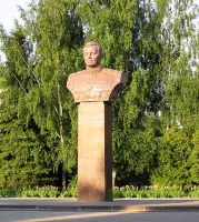Памятник - бюст Маршалу Советского Союза К.А. Мерецкову, фотография 2
