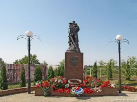 Мемориальный комплекс "Соборная гора", памятник "Воину-освободителю"