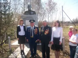 Памятник Герою Советского Союза Григорию Родионовичу Лахину