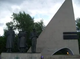 Монумент Победы и вечный огонь в Архангельске, фотография 2
