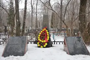 Памятник «Доблестным советским воинам, павшим за свободу и независимость нашей Родины в 1941-1945 годах», фотография 2