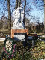 Братское захоронение в д.Шарино