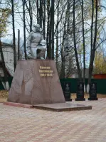Сквер у памятника погибшим воинам-вахтанцам, фотография 3