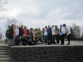 Памятник в честь воинов 33-й армии - 152-мм пушка-гаубица на гранитном постаменте, установленная на 75-м км Киевского шоссе, фотография 2