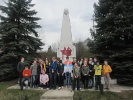 Памятник и братская могила десантникам 5-го корпуса в Папино, фотография 2
