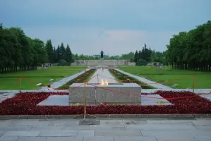 Пискаревское мемориальное кладбище