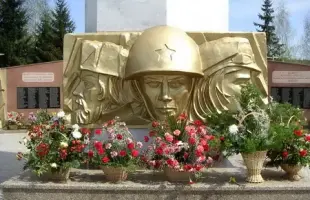 Монумент Славы в городском парке г. Междуреченска, фотография 3