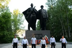 Памятник «Землякам-героям, ковавшим победу на фронте и в тылу. 1941-1945 гг.»