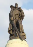 Воин-освободитель в Трептов-парке, Берлин, фотография 2
