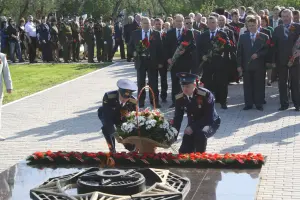 Монумент воинам на братской могиле, фотография 3