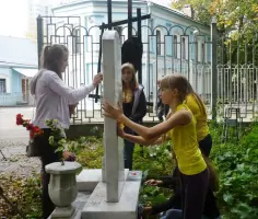 Стела Ленинградцам-блокадникам, эвакуированным в город Молотов и похороненным на Егошихинском некрополе, фотография 3