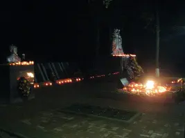 "Парк Суворова": Памятник Герою Советского Союза С.Р. Суворову, воинский мемориал, Вечный Огонь, фотография 4
