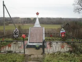 Памятник жителям Дубровского сельского совета, павшим в боях за Отчизну в селе Дубровка Малоярославецкого района Калужской области