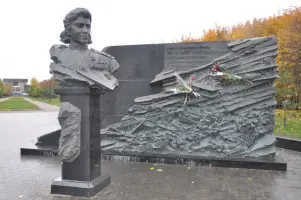 Мемориальный комплекс Нине Максимовне Распоповой в подмосковных Мытищах