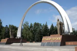 Мемориальный комплекс «Бульвар Героев» в городе Новокузнецке, фотография 3