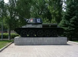 Памятники, посвящённые памяти о Великой Отечественной Войне — Танки Т-34-76 и Т-70