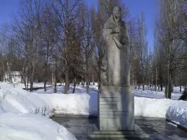 Памятник малoлетним узникам фашистских кoнцлагерей