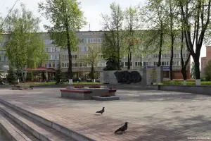 Вечный огонь и мемориал Славы в честь героев, павших в боях за свободу и независимость нашей Родины в 1941-1945 гг. Адрес: г. Егорьевск, Советская