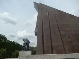 Воин-освободитель в Трептов-парке, Берлин, фотография 2