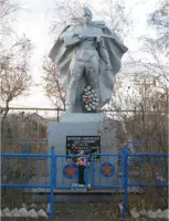 Памятник Воинам-землякам, п. Майский, Кваркенского района, Оренбургской области, ул. Школьная, д. 17