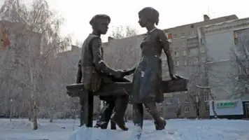 Памятник "Несовершеннолетним труженникам тыла 1941-1945 годов - благодарная Самара"