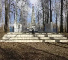 Обелиск воинам-односельчанам, погибшим в годы Великой Отечественной войны