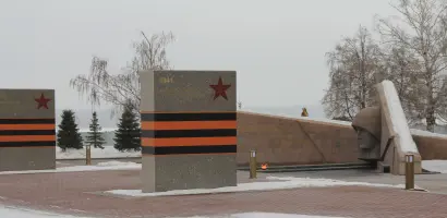 Горельеф «Скорбящей Матери-Родине»
