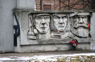 Памятник в честь заводчан, отдавших свою жизнь за свободу и независимость нашей Родины, фотография 5