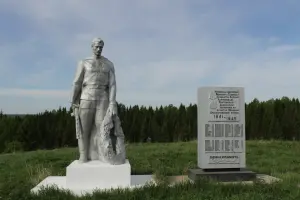Памятник в Хробыстах