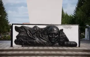 Копия монумента «Воин-освободитель», расположенного в Трептов-парке Берлина