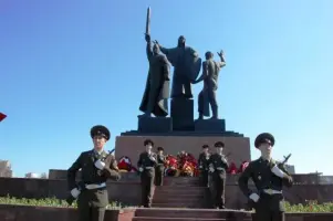 Монумент героям фронта и тыла