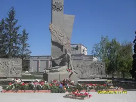 Памятник погибшим воинам, фотография 2