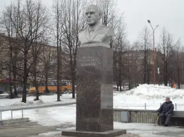 Памятник Георгию Жукову, фотография 2