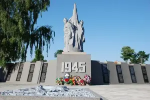 Братская могила советских воинов, погибших в январе 1945 г