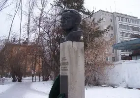 Бюст Героя Советского Союза капитана Г. Я. Бахчиванджи, фотография 2