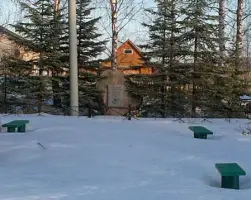 Памятник погибшим в Великой Отечественной войне односельчанам в с. Караш