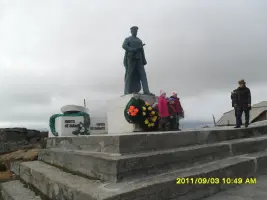 Памятник "Героям-североморцам". Братская могила