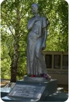 Памятник "Скорбящей Матери"
