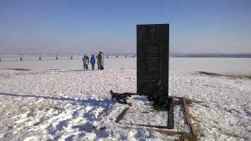 Обелиск летчику-истребителю Николаю Федоровичу Шутову, фотография 2