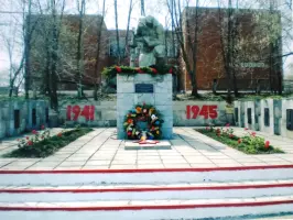 Памятник павшим землякам, фотография 2