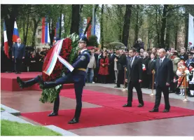 Лётчикам 18 авиаполка Нормандия-Неман