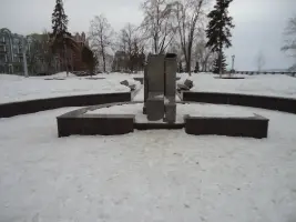 Памятник Соловецким юнгам на одноименной аллее Самарской набережной