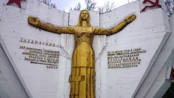 Мемориал «Родина-мать». Памятник Глуховчанам, павшим смертью храбрых в боях за Родину в годы Великой Отечественной войны 1941−1045 гг, фотография 3