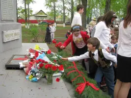 Обелиск павшим ученикам в годы Великой Отечественной войне, фотография 2