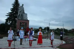 "Вечная память павшим героям" в поселке Володарского
